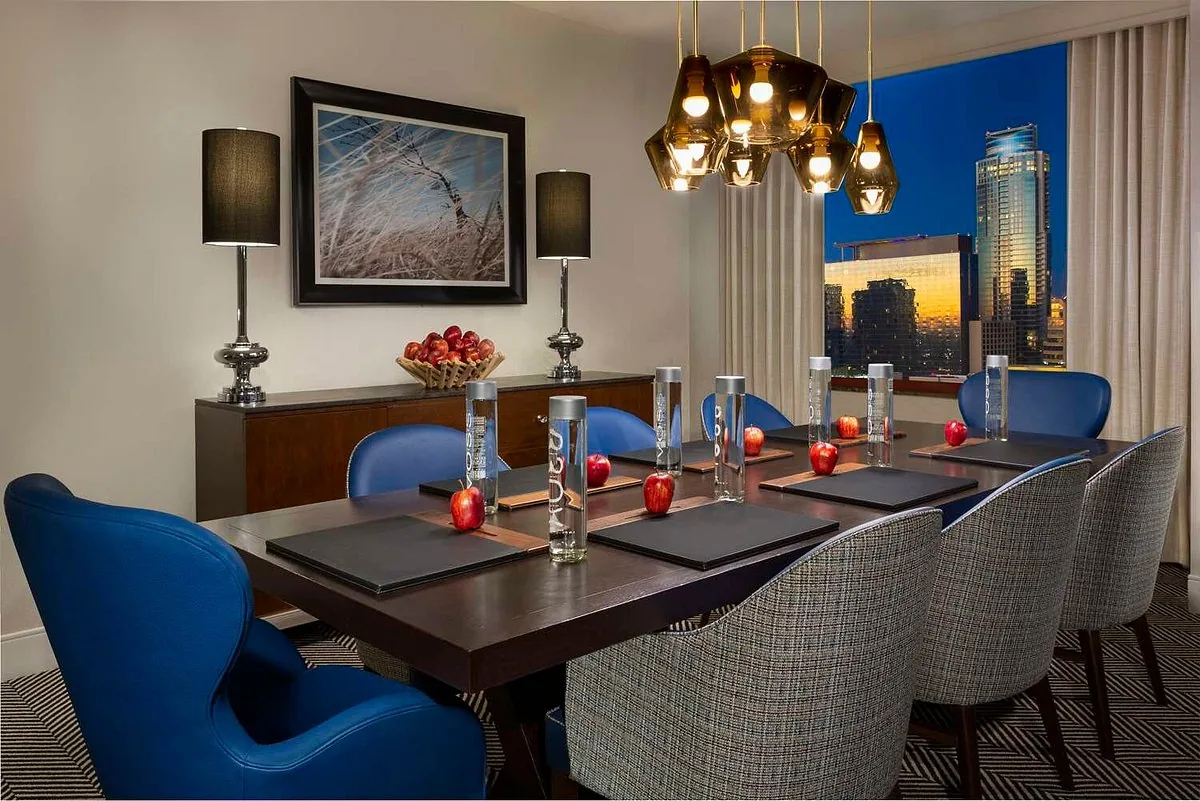 Hilton Austin, photograph 2